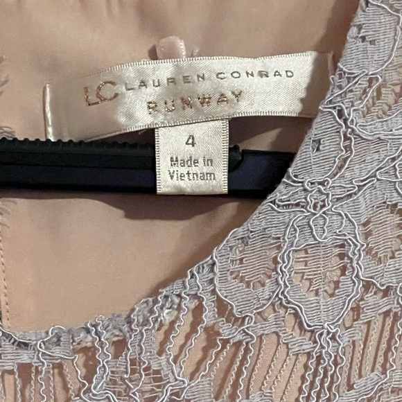 LAUREN CONRAD • RUNWAY COLLECTION • LAVENDER LACE JUMPSUIT - Picture 6 of 8